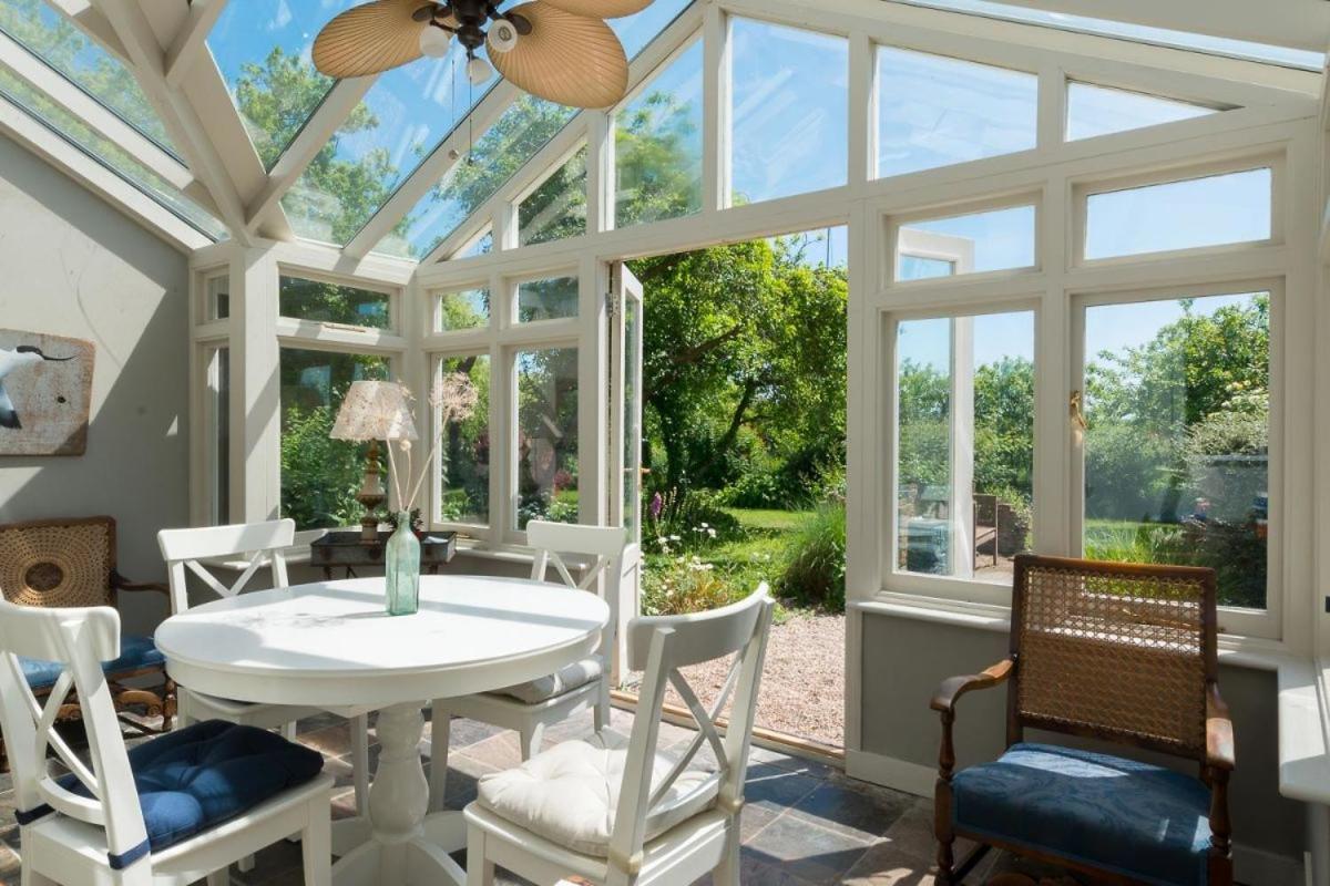 Navigation Cottage On The Historic Sea Lock Overlooking The Nature Reserve マルドン エクステリア 写真