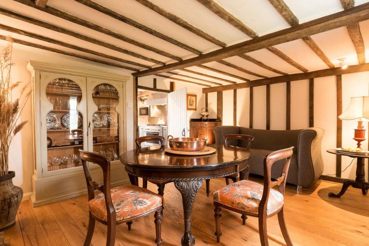 Navigation Cottage On The Historic Sea Lock Overlooking The Nature Reserve マルドン エクステリア 写真