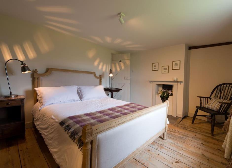 Navigation Cottage On The Historic Sea Lock Overlooking The Nature Reserve マルドン エクステリア 写真