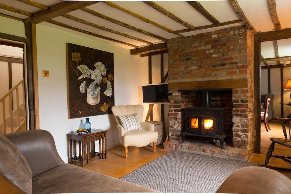 Navigation Cottage On The Historic Sea Lock Overlooking The Nature Reserve マルドン エクステリア 写真
