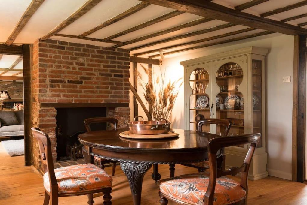 Navigation Cottage On The Historic Sea Lock Overlooking The Nature Reserve マルドン エクステリア 写真